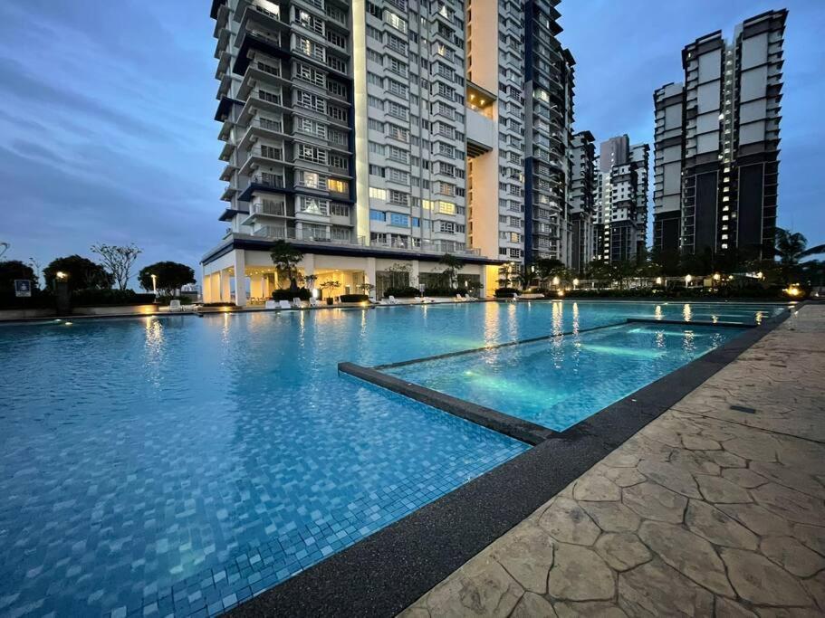 Affordable Family Stay In Bangi Kajang Exterior photo